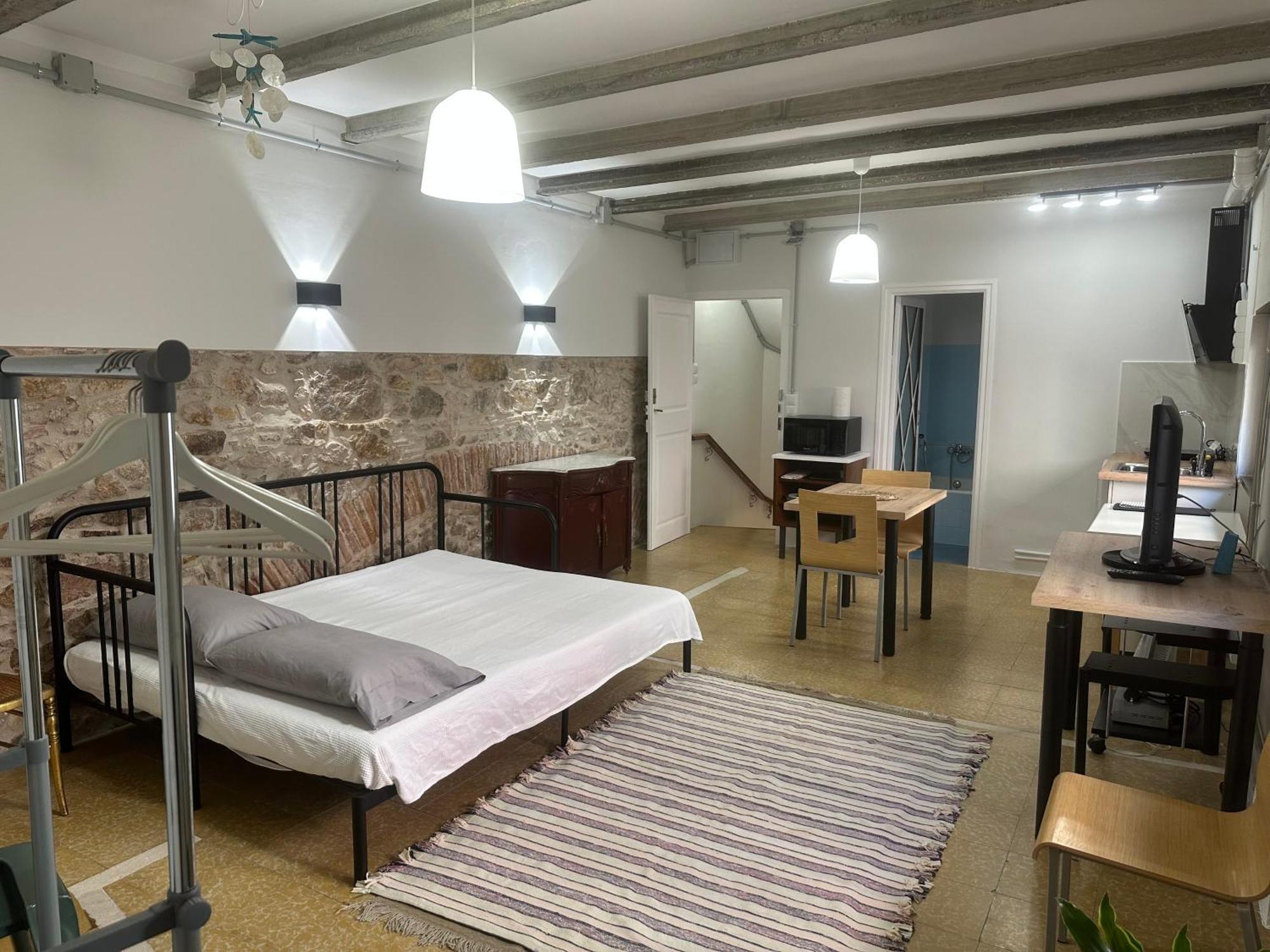 Notaria: Casco Antiguo Apartment with Garden Terrace Sant Feliu de Guixols Exterior photo